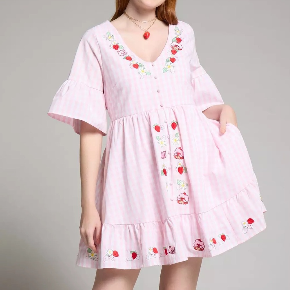 Strawberry Shortcake Gingham Icons Smock Dress - BoxLunch Exclusive‎